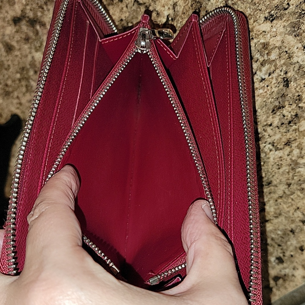 Louis Vuitton Epi Leather Long Wallet - Picture 14 of 16